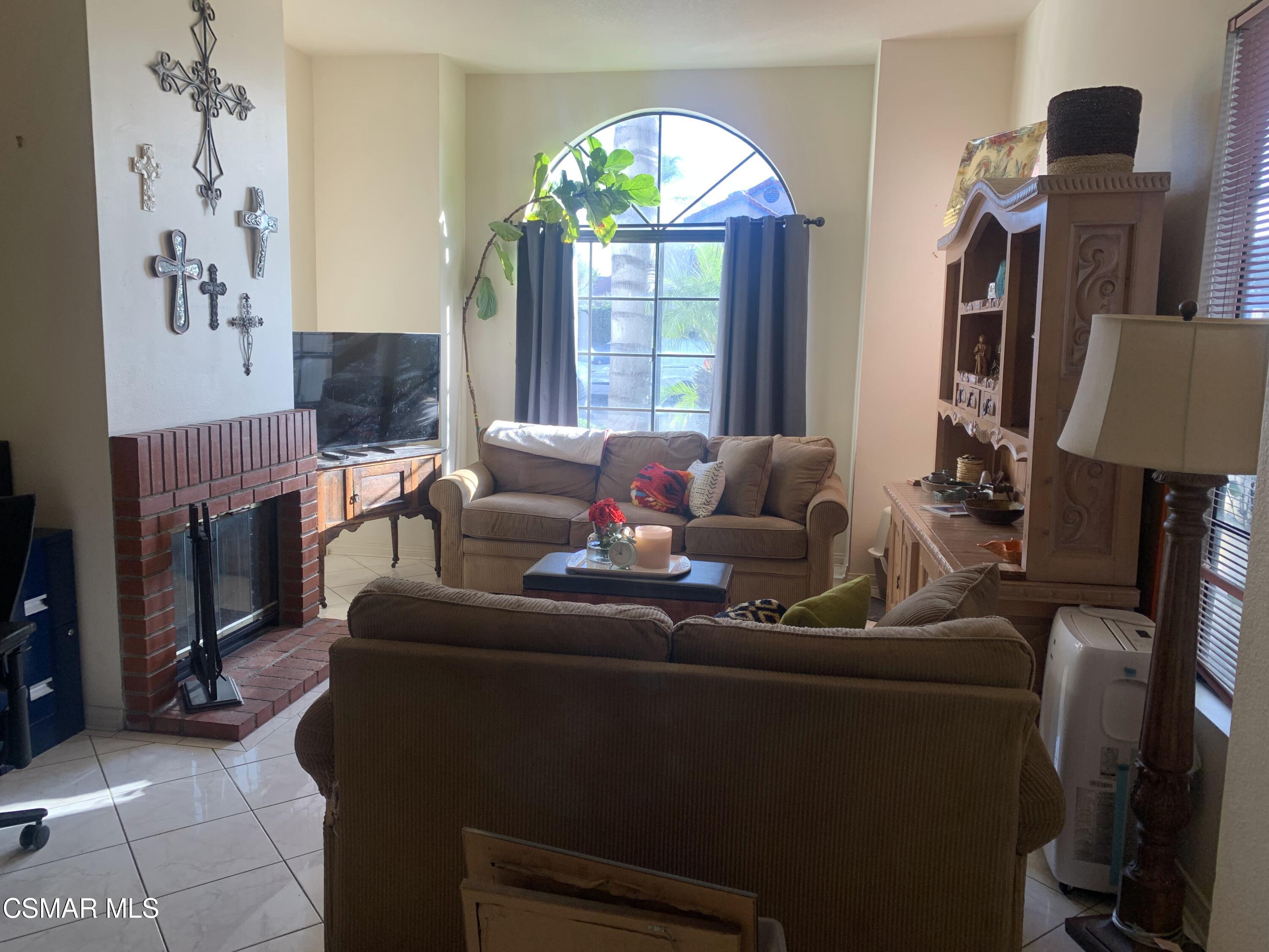 2429 Ridge View Court Simi Valley, CA 93065 - Photo 8 of 34 IMG_6505