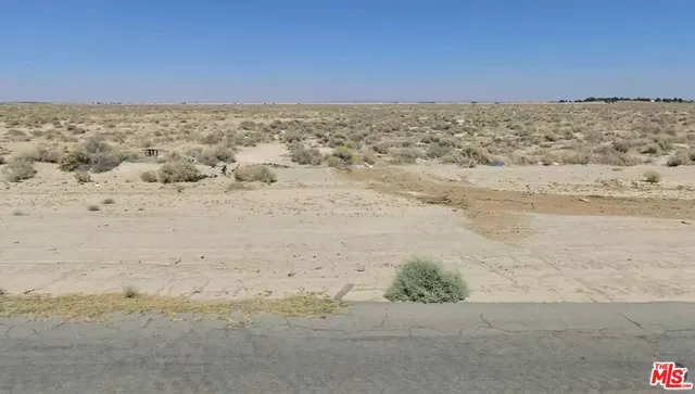 $180,000 | -vac Vac Stw/vic Avenue, Unit D8, Lancaster, CA 93536