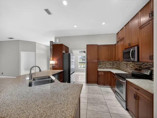 $640,000 | 8895 Southwest Fishermans Wharf Drive, Stuart, FL 34997