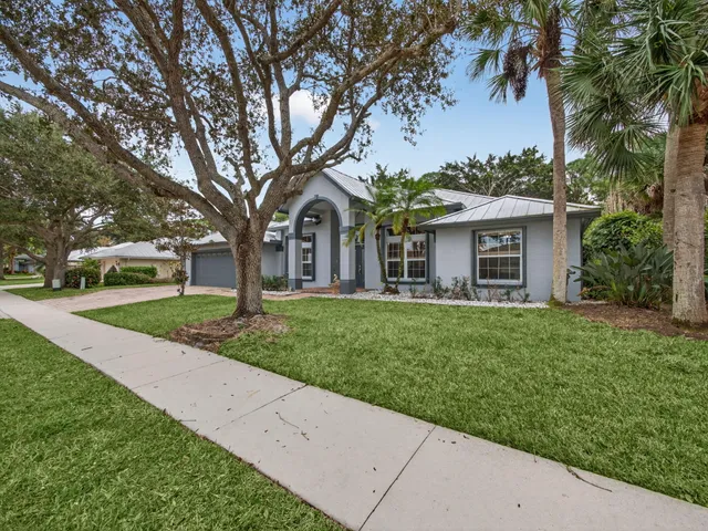 $640,000 | 8895 Southwest Fishermans Wharf Drive, Stuart, FL 34997