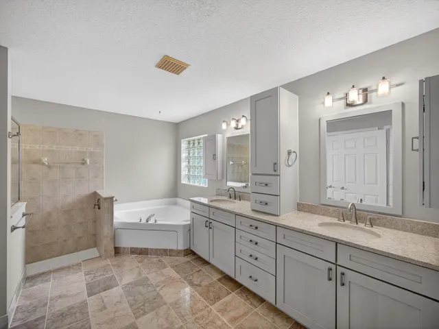 $640,000 | 8895 Southwest Fishermans Wharf Drive, Stuart, FL 34997