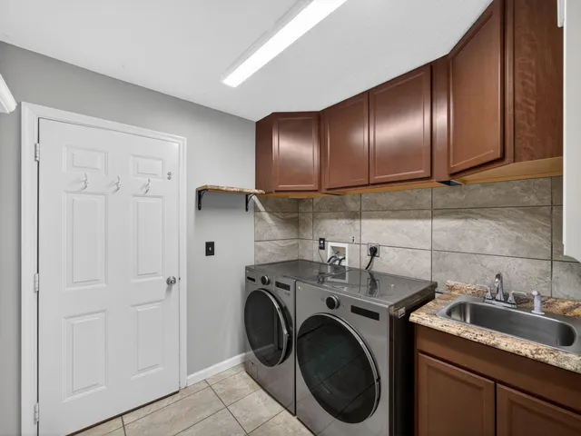 $640,000 | 8895 Southwest Fishermans Wharf Drive, Stuart, FL 34997