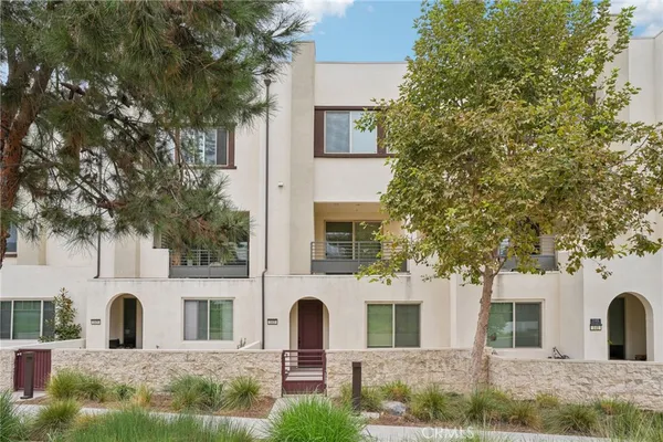 $5,000 | 143 Frame, Irvine, CA 92618