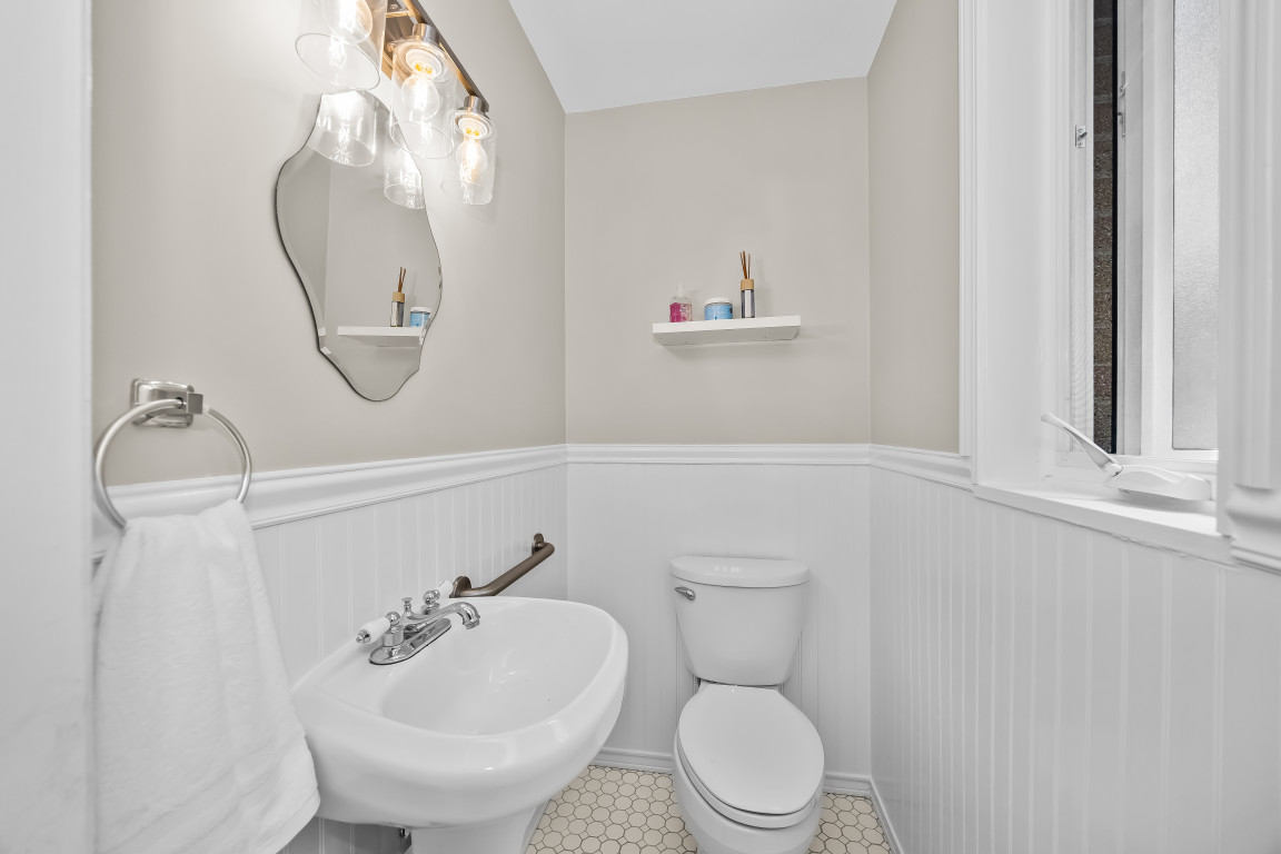 2314 Simpson Street Evanston, IL 60201 - Photo 14 of 37
