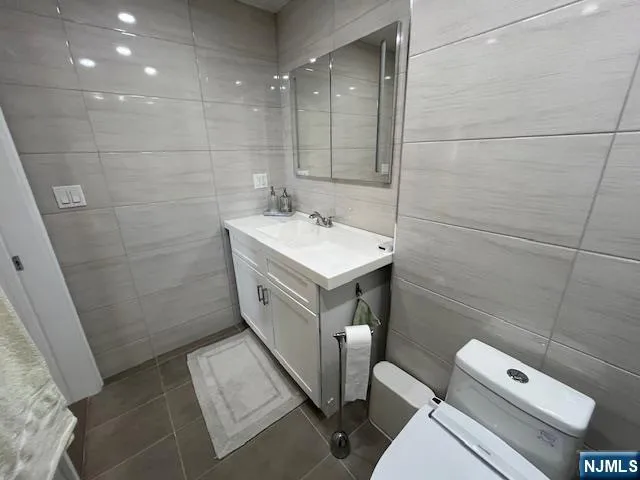 $638,000 | 300 Winston Drive, Unit 2523, Cliffside Park, NJ 07010