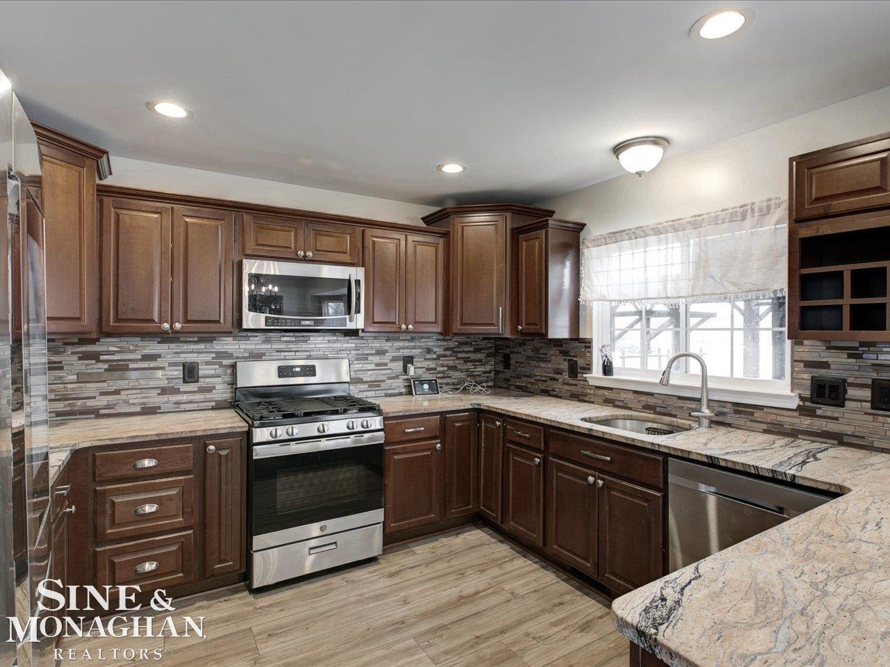 51561 Rivard Road New Baltimore, MI 48047 - Photo 9 of 30 50167289-374c5cb6-d843-43e1-9128-a4078d7c4c02.JPG