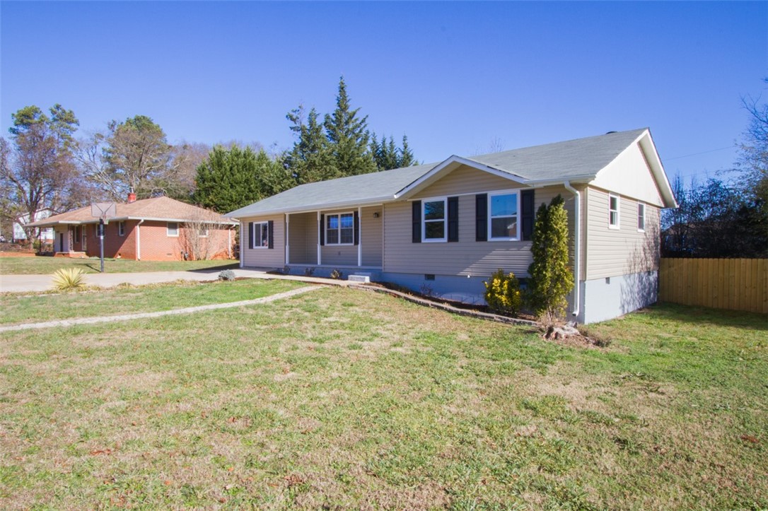 303 Walnut Avenue Anderson, SC 29625 - Photo 3 of 36