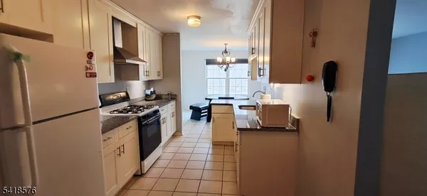 $3,500 | 15 Andover Circle, Princeton, NJ 08540