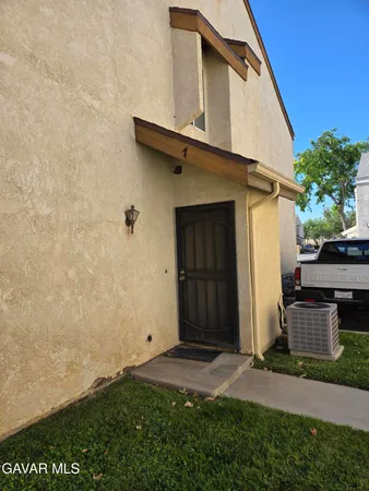 $229,000 | 1840 East Ave J2, Unit 7, Lancaster, CA 93535