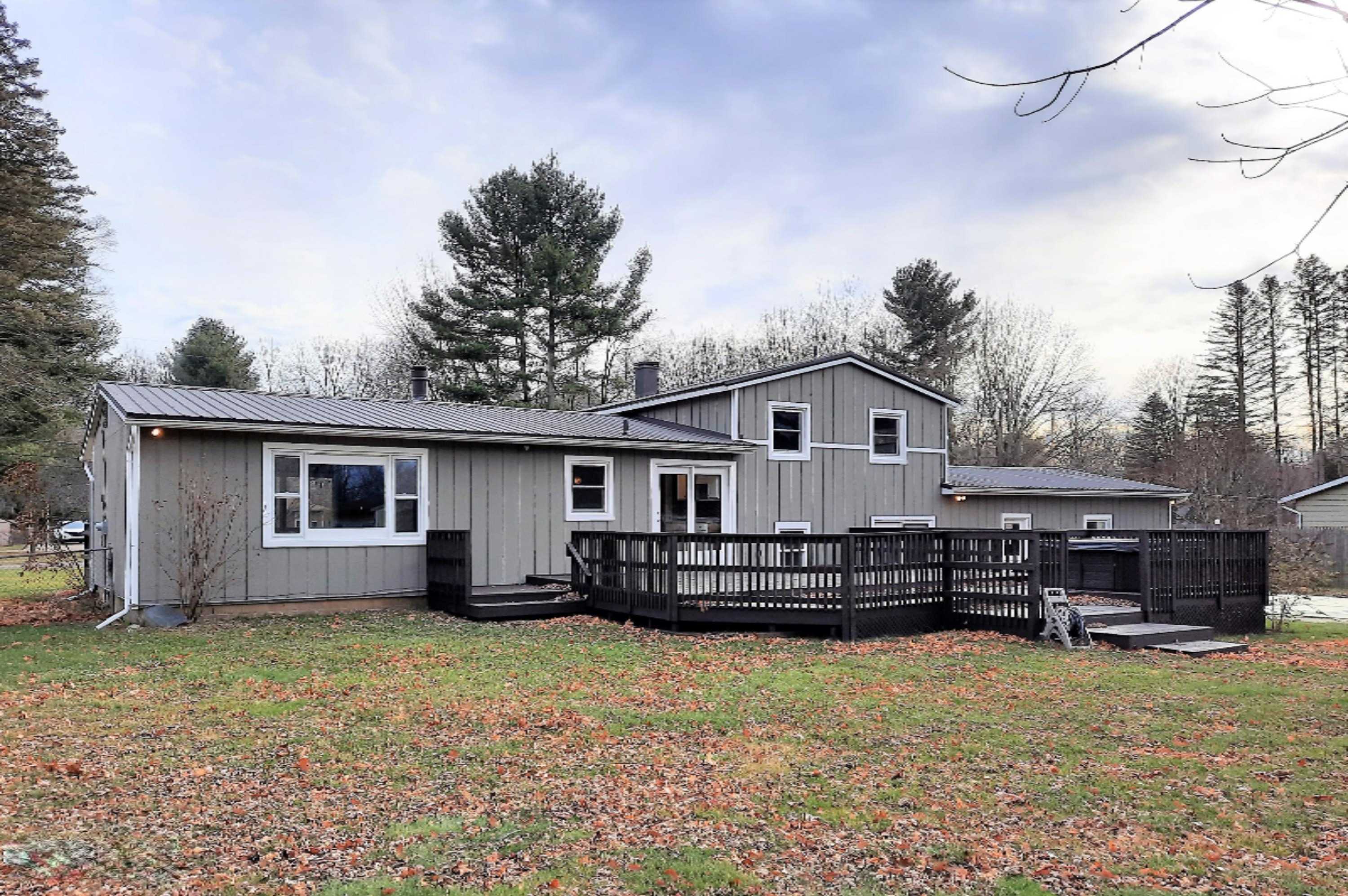 12385 Perry Road Battle Creek, MI 49015 - Photo 2 of 46 Rear