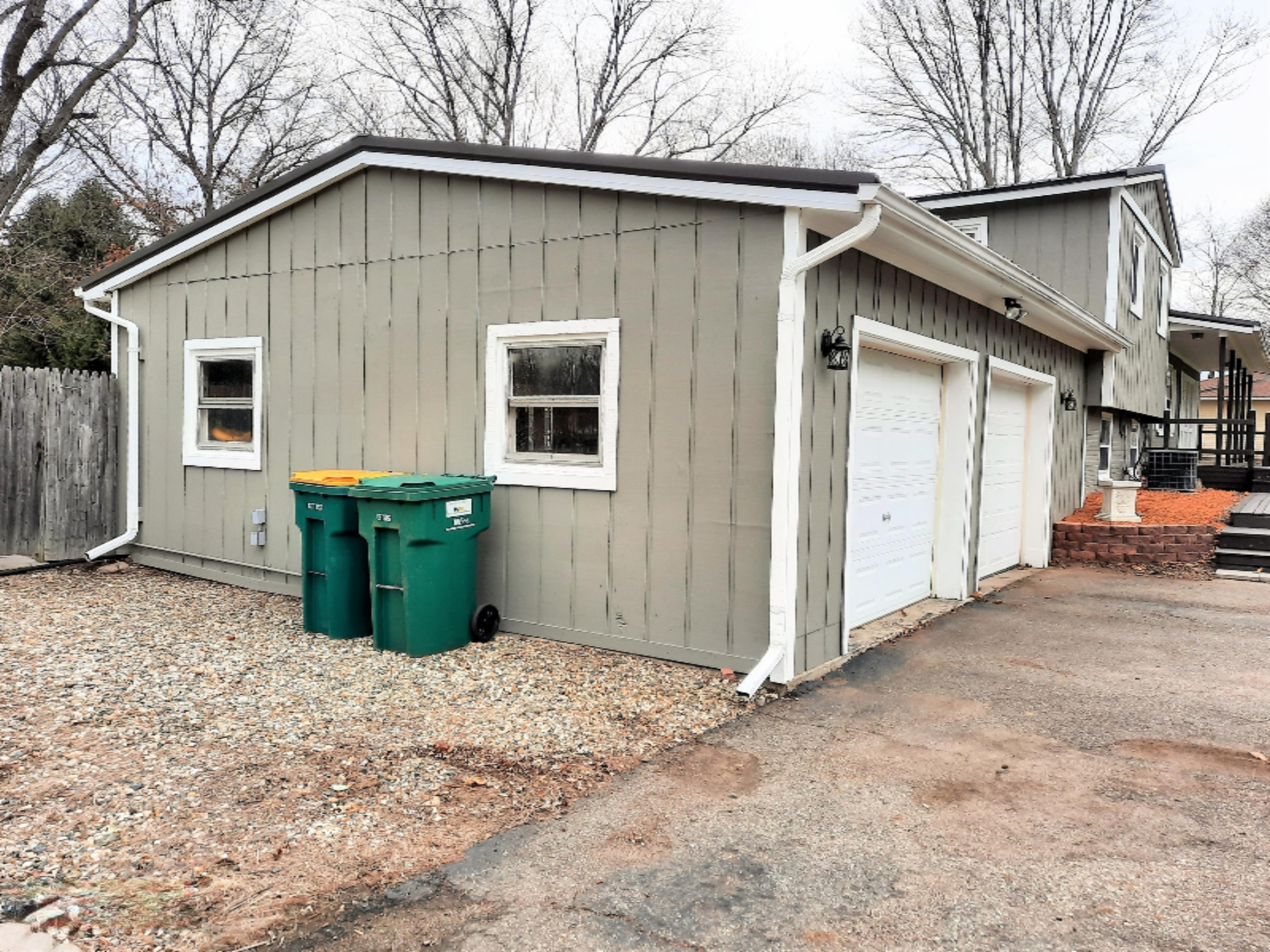 12385 Perry Road Battle Creek, MI 49015 - Photo 28 of 46 garage