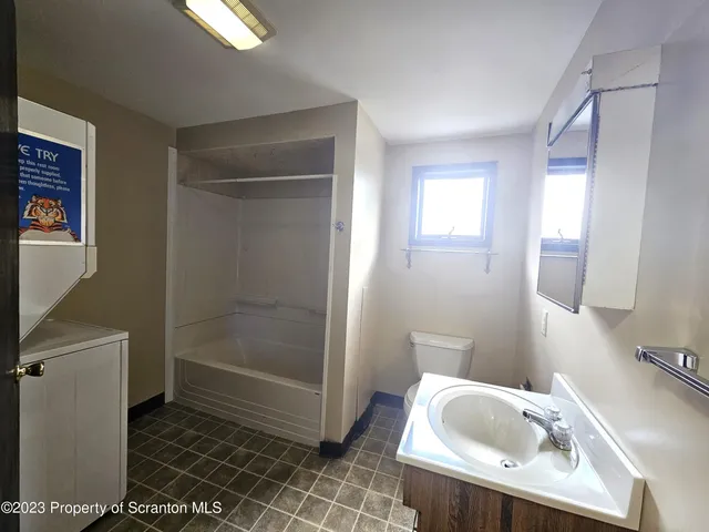 $850 | 526 Hughes Court, Scranton, PA 18504