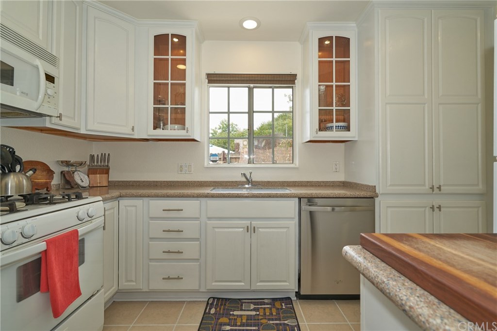 4800 Beverly Court Riverside, CA 92506 - Photo 9 of 14