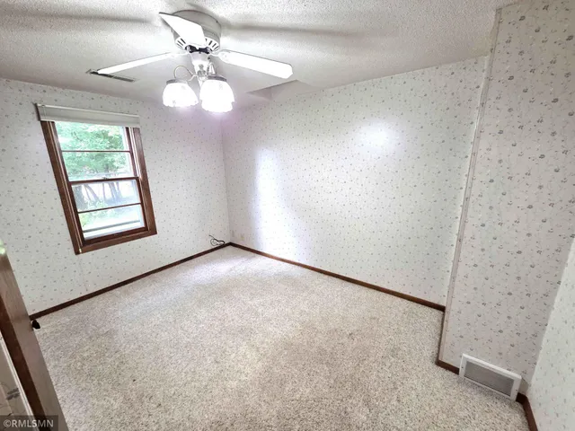 $399,900 | 25 Woodlawn Avenue, Excelsior, MN 55331