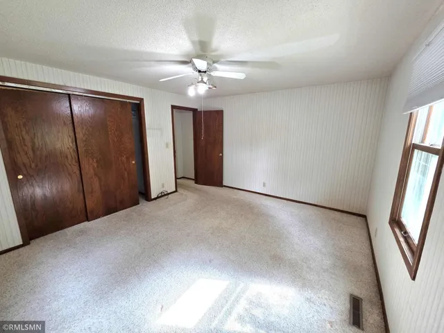 $399,900 | 25 Woodlawn Avenue, Tonka Bay, MN 55331