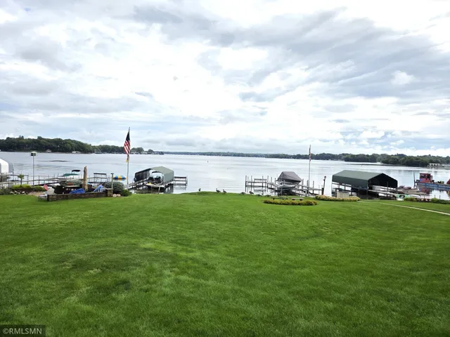 $399,900 | 25 Woodlawn Avenue, Tonka Bay, MN 55331