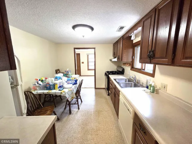 $399,900 | 25 Woodlawn Avenue, Tonka Bay, MN 55331