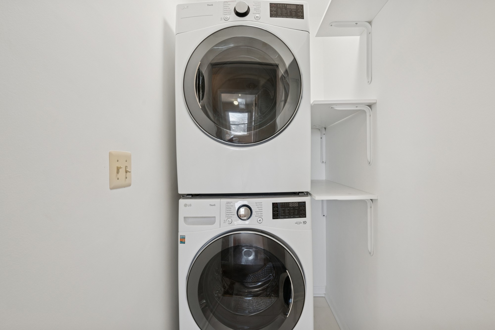 1005 Honeysuckle Drive Wheeling, IL 60090 - Photo 15 of 25 a utility room with dryer and washer