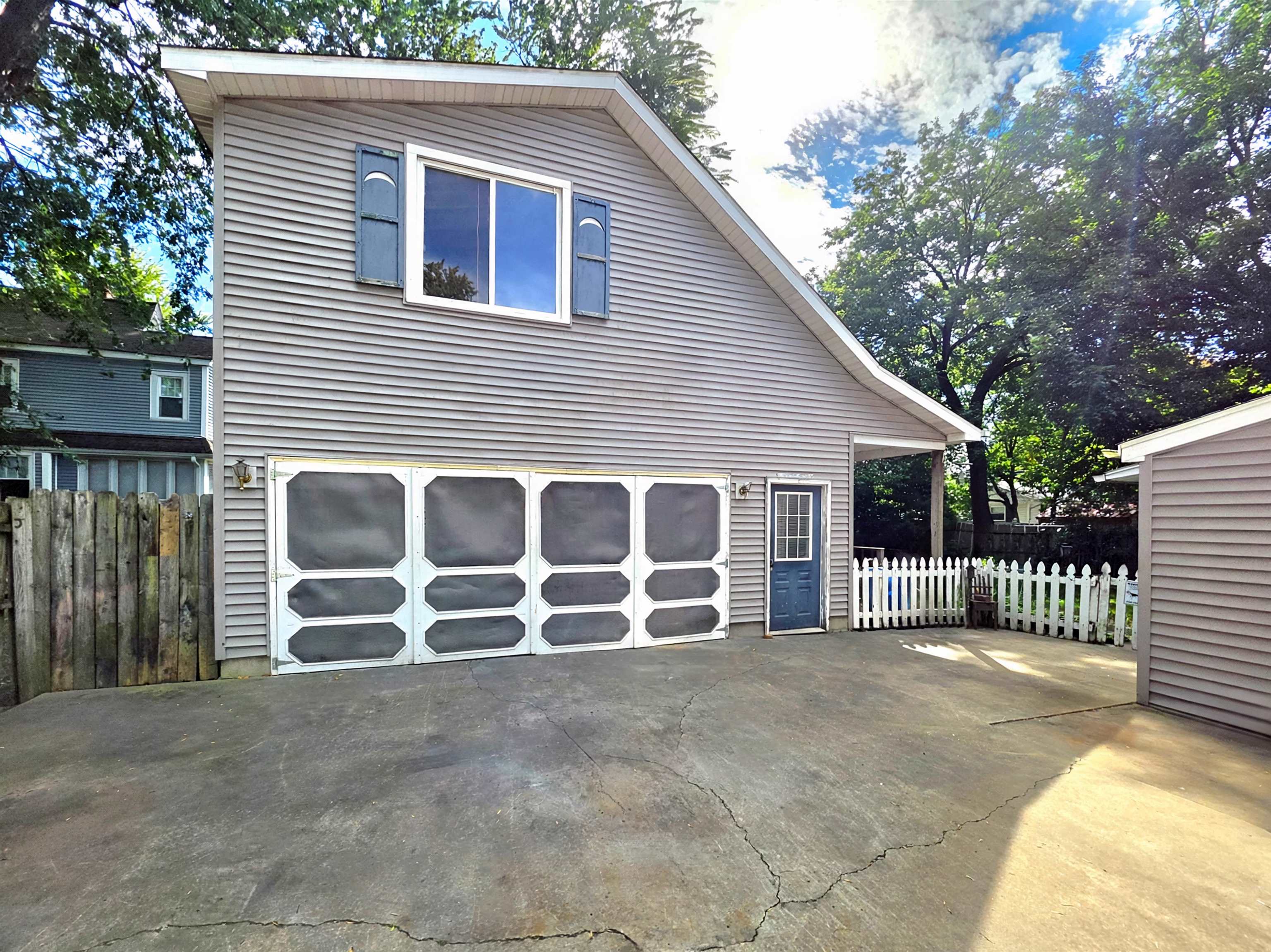 602 Fillmore Place Bay City, MI 48708 - Photo 4 of 50 Gallery Image 4