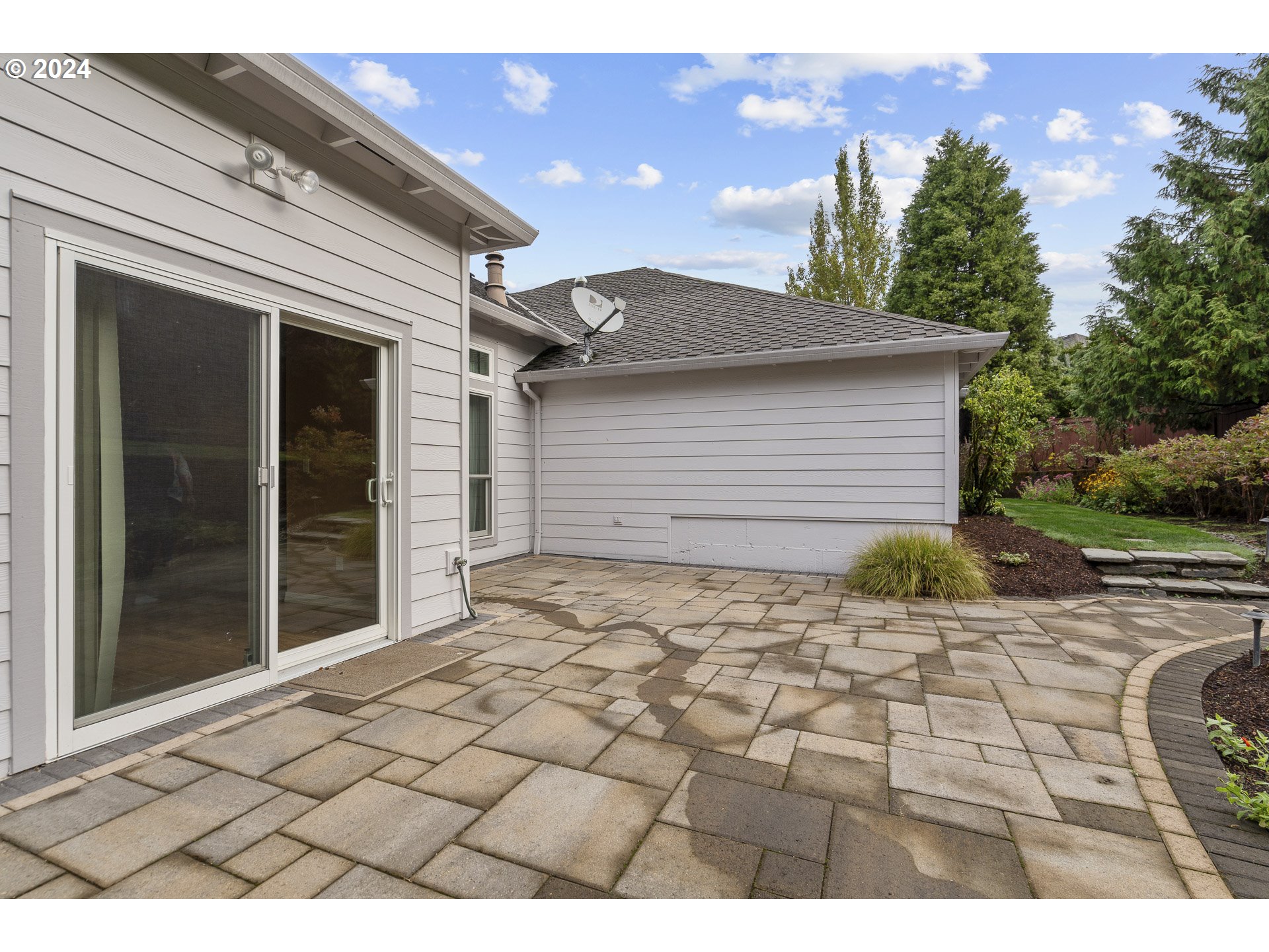 11084 Southeast Valley Way Happy Valley, OR 97086 - Photo 33 of 40 a view of a backyard