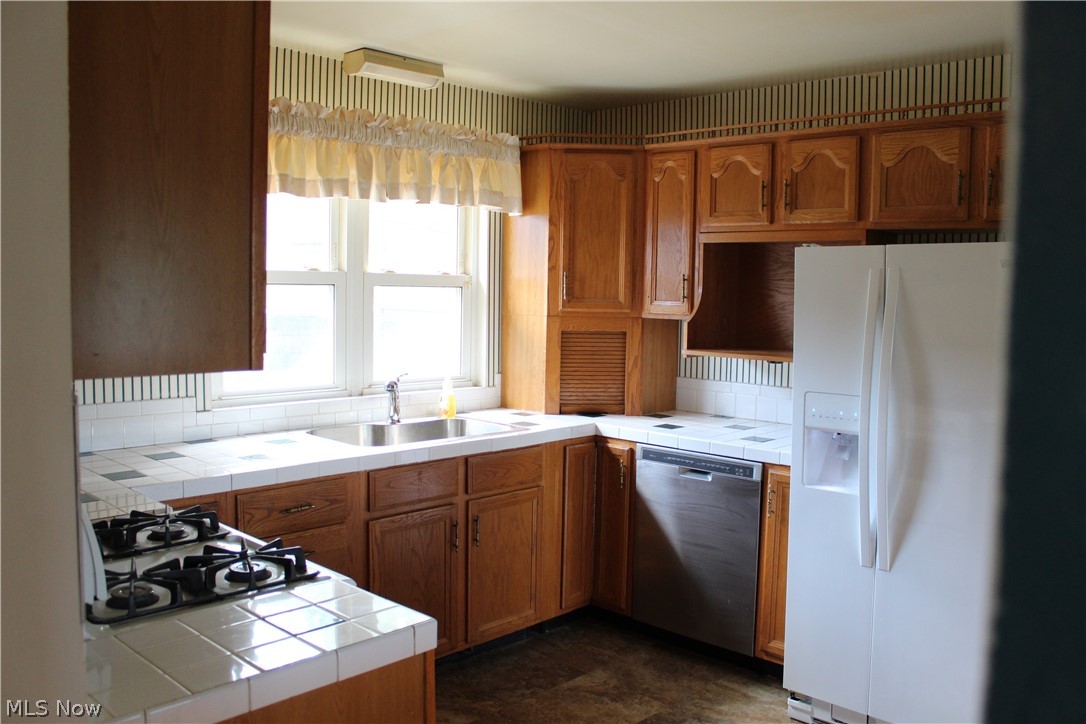 5915 Walker Road Walker, WV 26180 - Photo 7 of 23