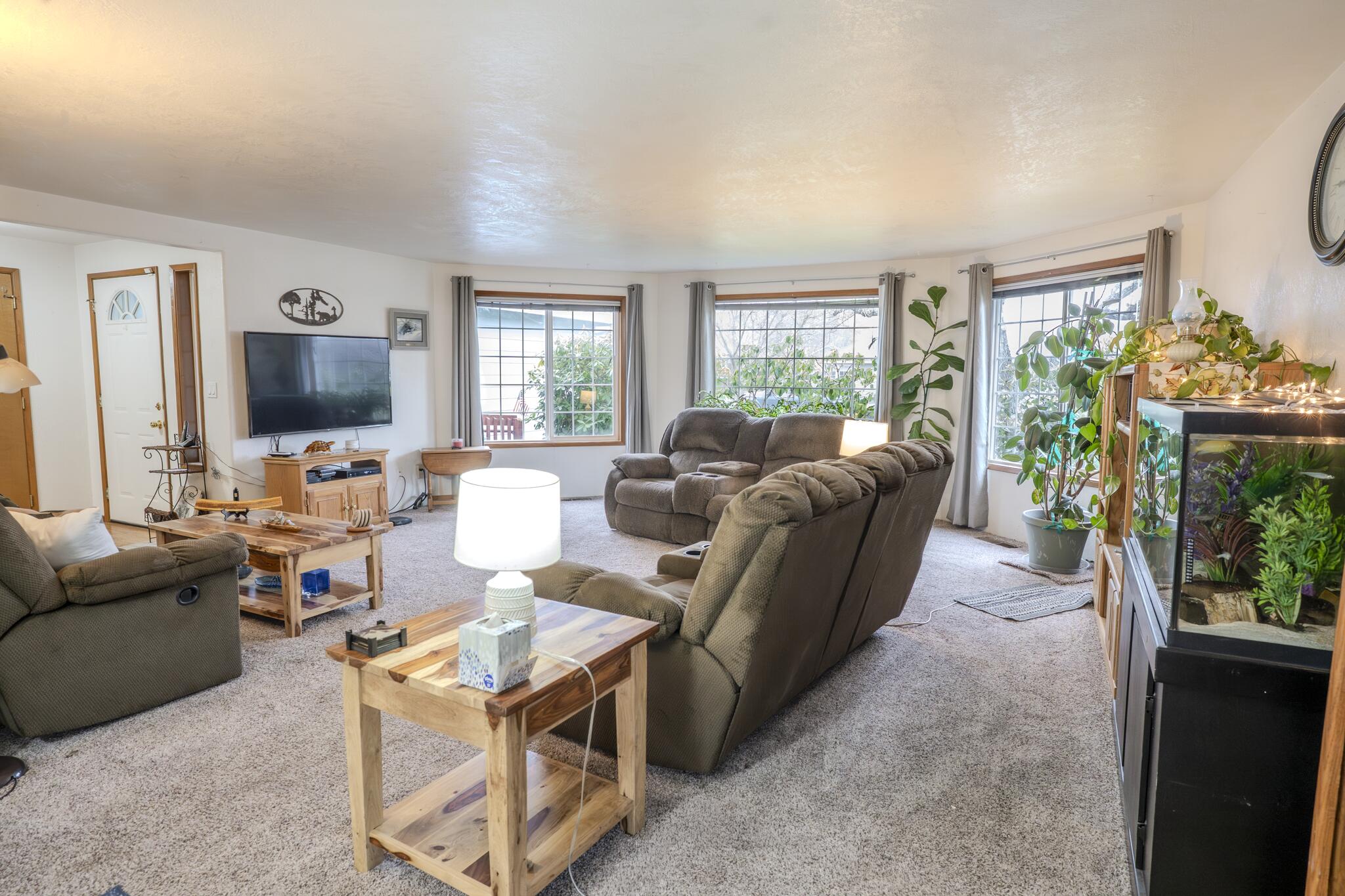 125 Meadow View Drive Phoenix, OR 97535 - Photo 7 of 27 DSC05126