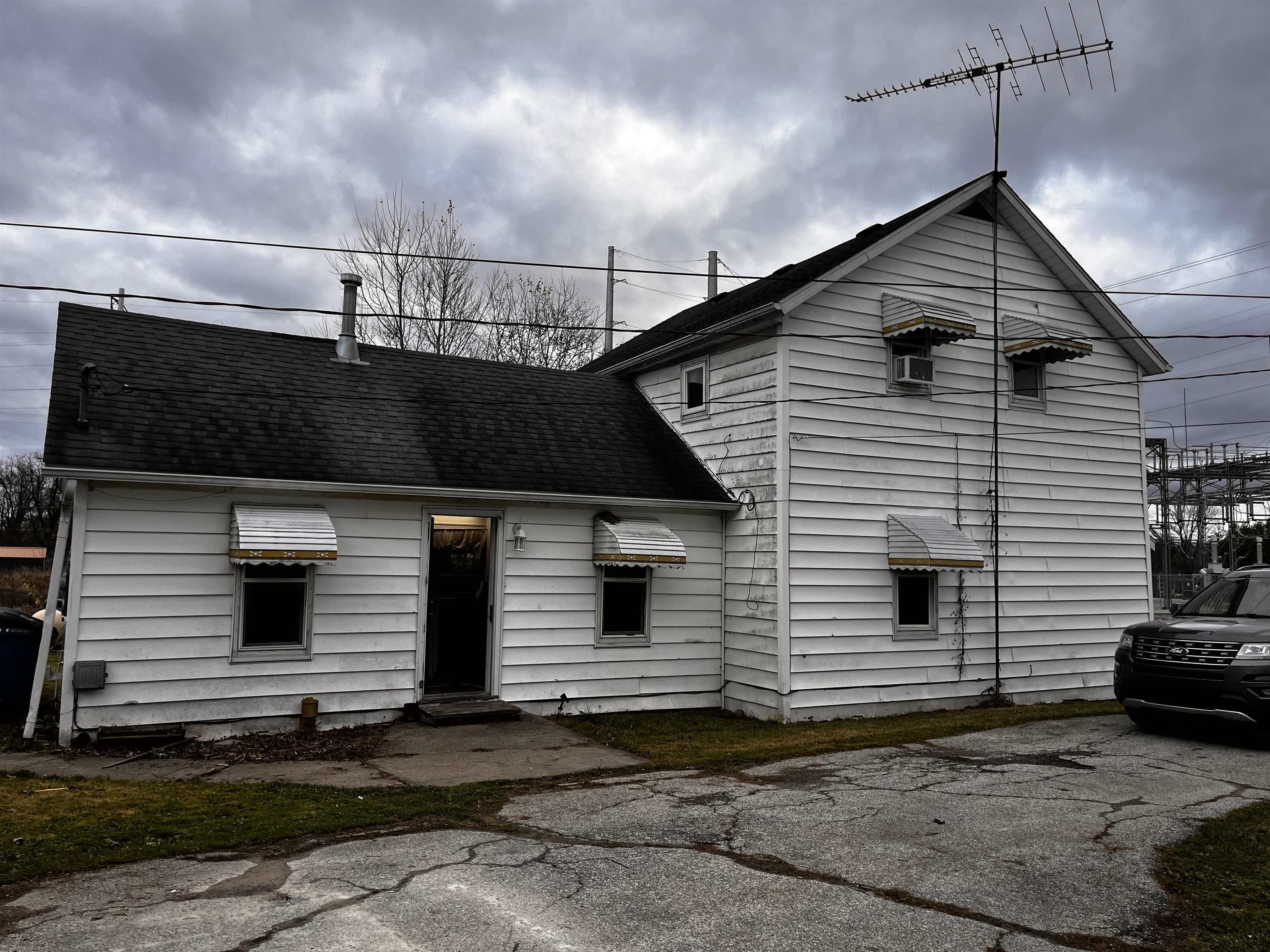115 East Main Twining, MI 48766 - Photo 1 of 27 1929759-ceea7d92-cf4b-4ff2-820c-bd634c640c90.JPG