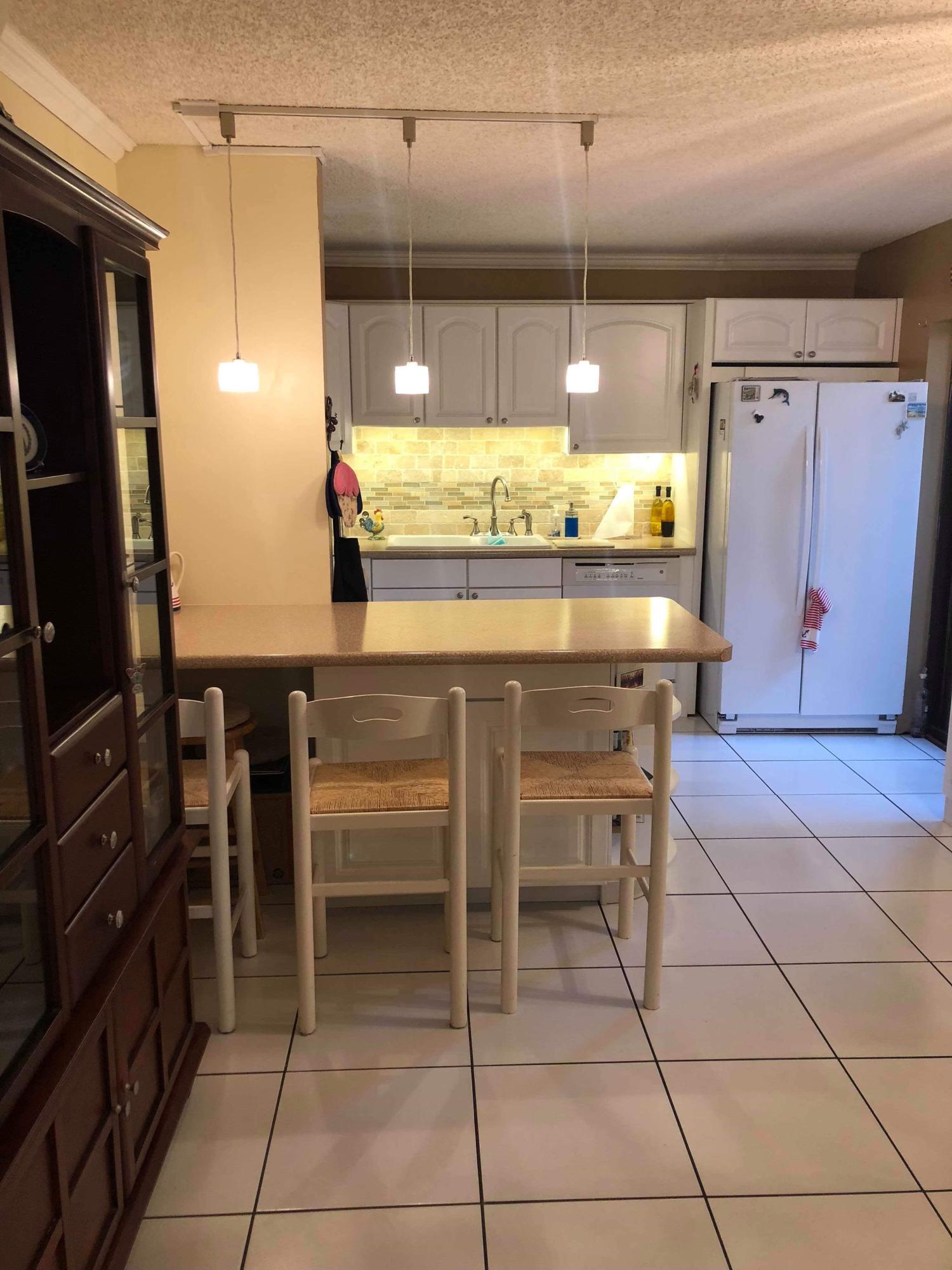 230 Woodland Road Palm Springs, FL 33461 - Photo 11 of 26 IMG_2626
