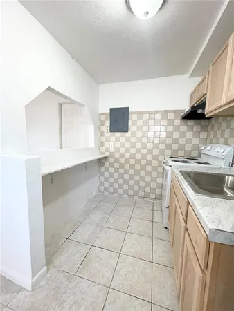 $1,200 | 2916 North 16th Street, Tampa, FL 33605