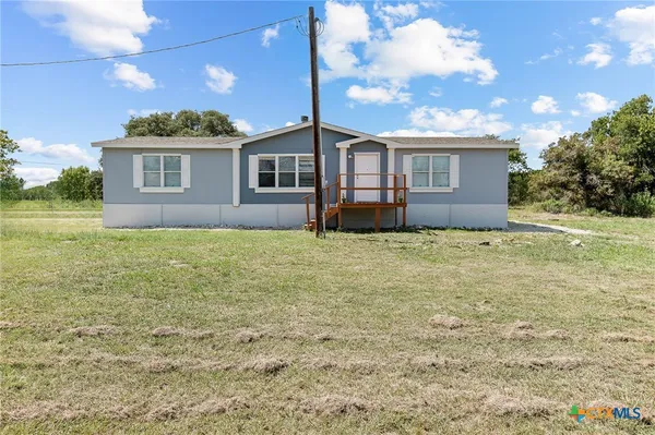 $449,999 | 900 County Road 304, Bertram, TX 78605