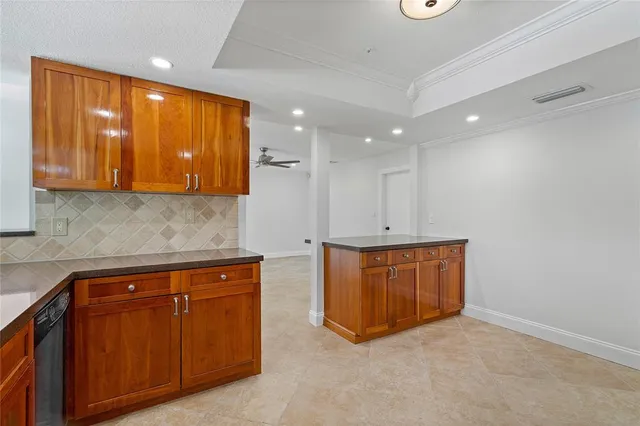 $5,000 | 5206 Cleveland Street, Hollywood, FL 33021