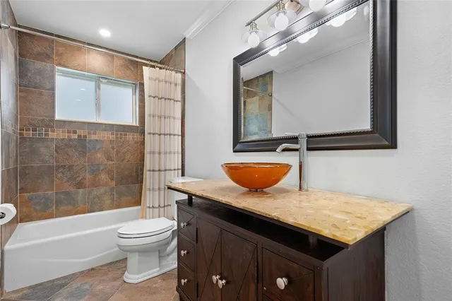 $5,000 | 5206 Cleveland Street, Hollywood, FL 33021