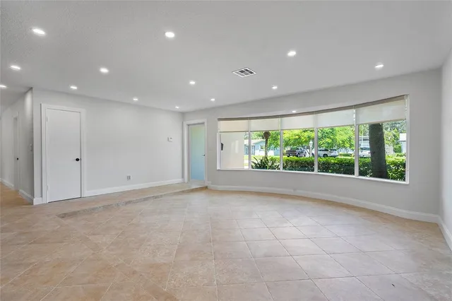 $5,000 | 5206 Cleveland Street, Hollywood, FL 33021