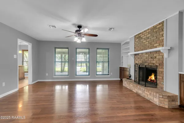 $299,000 | 302 Willow Wood Drive, New Iberia, LA 70563