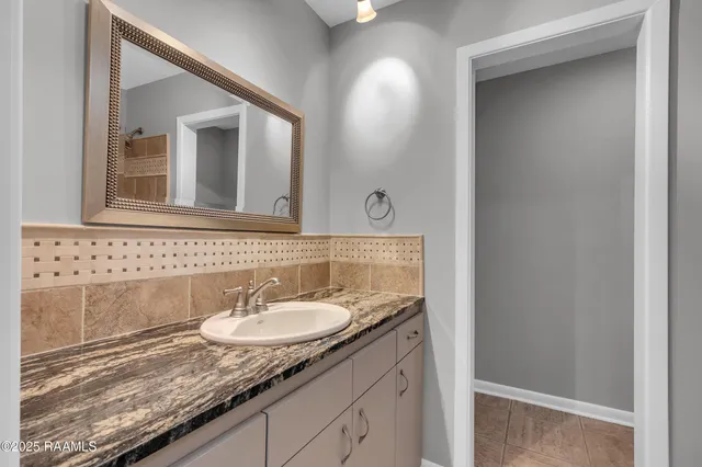 $325,000 | 302 Willow Wood Drive, New Iberia, LA 70563