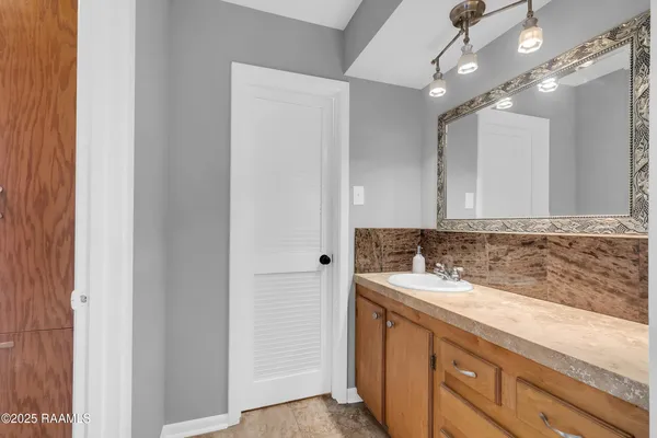 $299,000 | 302 Willow Wood Drive, New Iberia, LA 70563