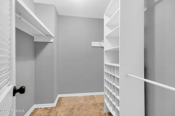 $299,000 | 302 Willow Wood Drive, New Iberia, LA 70563