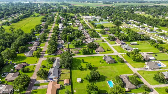 $325,000 | 302 Willow Wood Drive, New Iberia, LA 70563