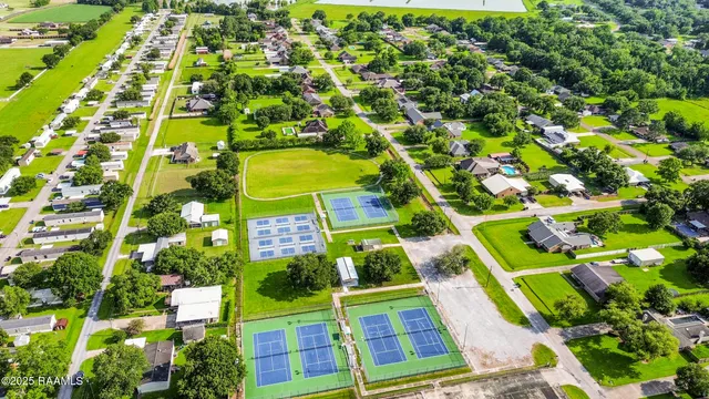 $325,000 | 302 Willow Wood Drive, New Iberia, LA 70563