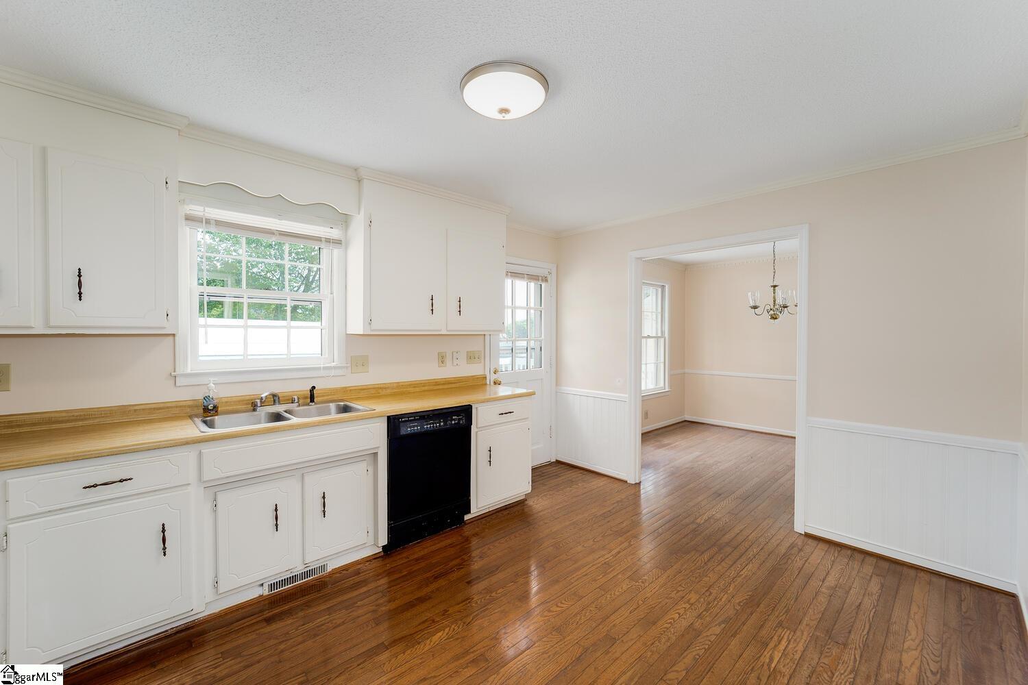 411 South Batesville Road Greer, SC 29650 - Photo 10 of 30 Gallery Image 10