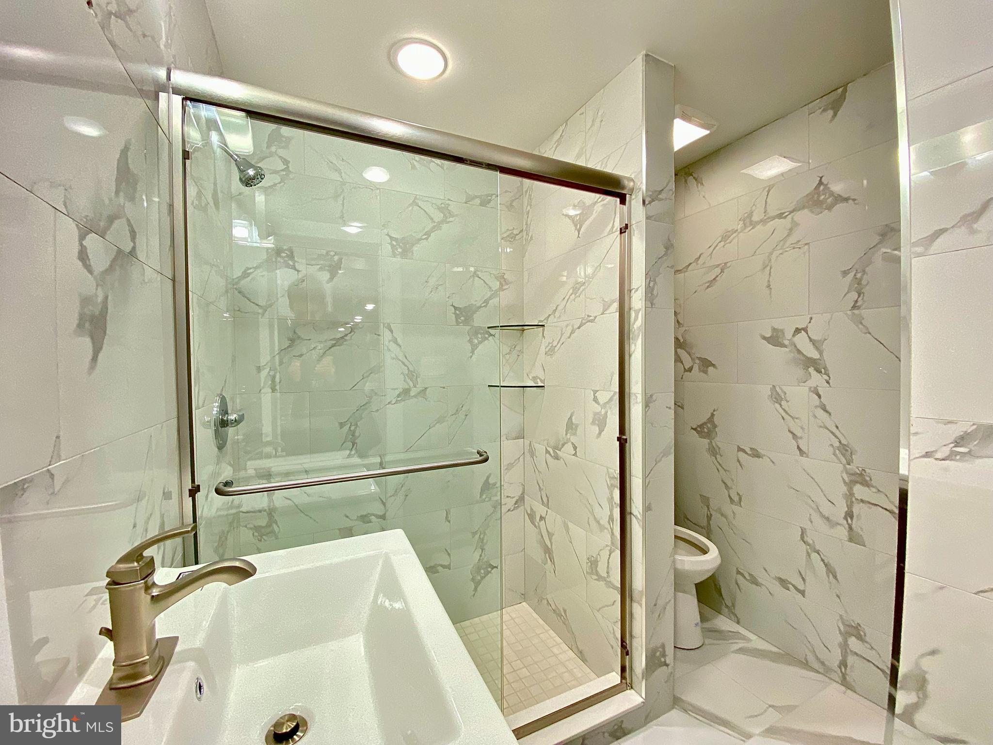37 North 3rd Street, Unit 2 Philadelphia, PA 19106 - Photo 2 of 9