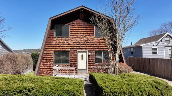 $659,900 | 21-22 Beach Drive, West Brookfield, MA 01585