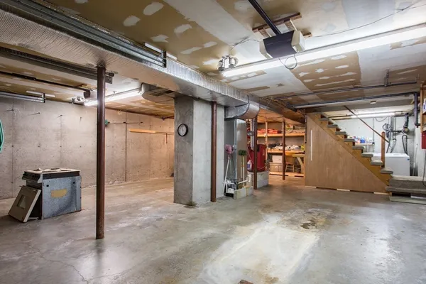 $674,900 | 21-22 Beach Drive, West Brookfield, MA 01585