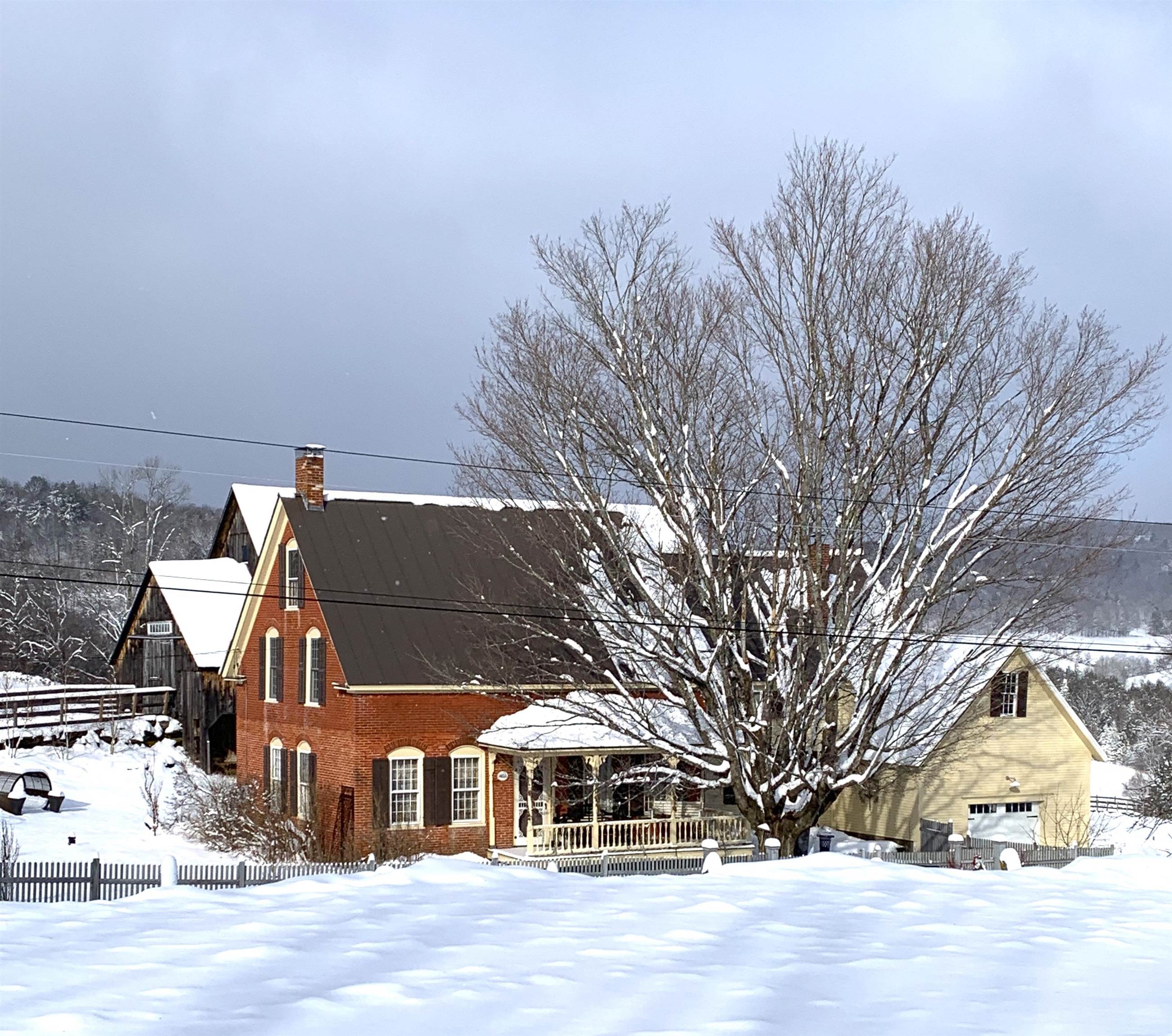 271 Whitney Hill Road Tunbridge, VT 05077 - Photo 2 of 39