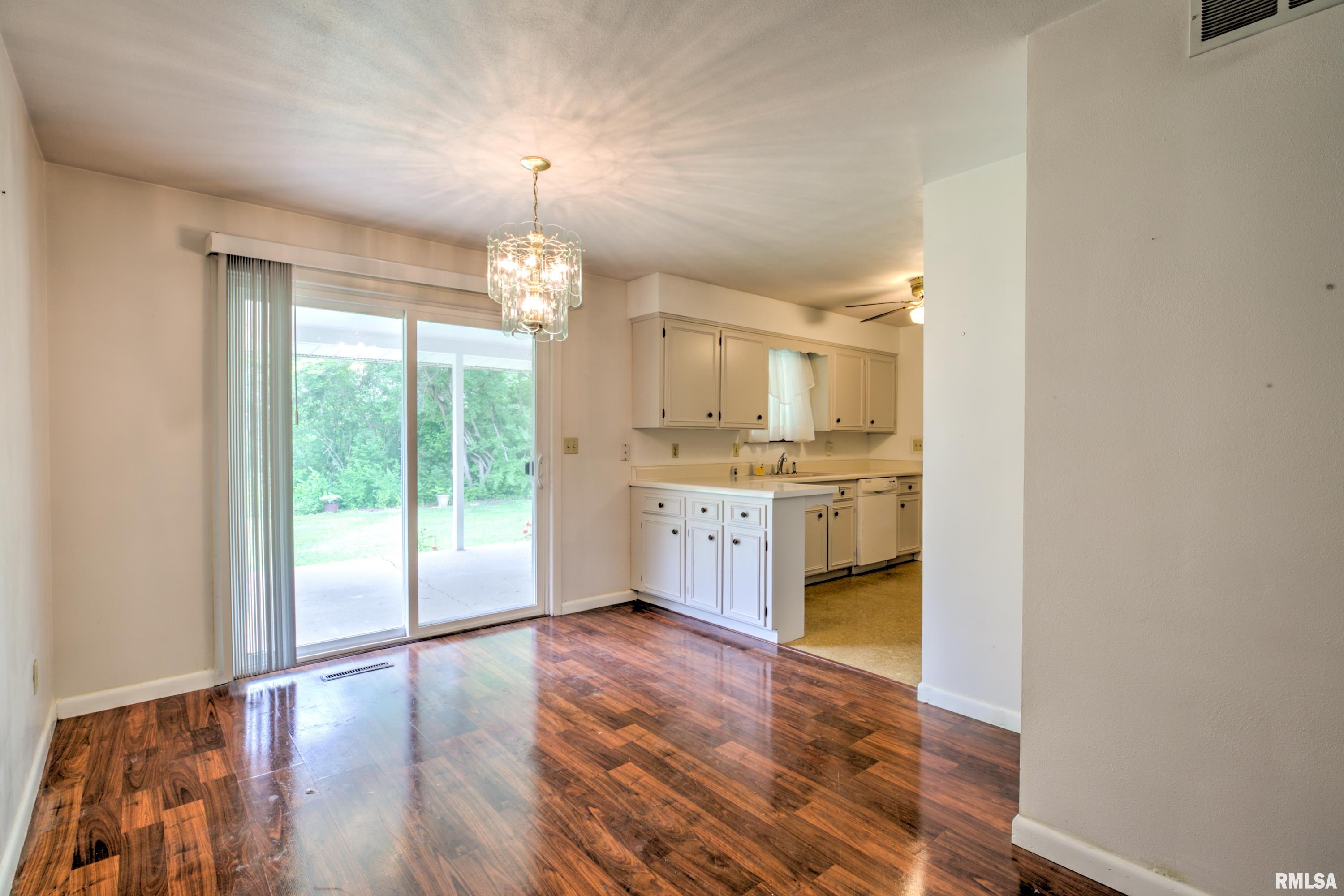 6415 North Big Hollow Road Peoria, IL 61615 - Photo 17 of 71