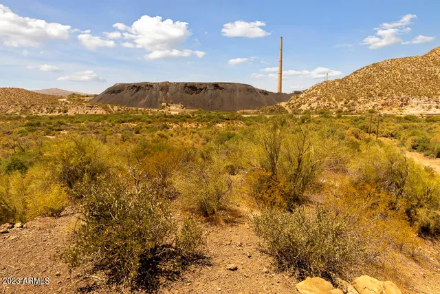 $299,000 | 15 North Gila River Drive, Unit 7, Winkelman, AZ 85192