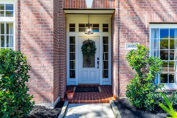 $545,000 | 4007 Cinnamon Fern Court, Houston, TX 77059
