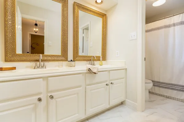 $545,000 | 4007 Cinnamon Fern Court, Houston, TX 77059