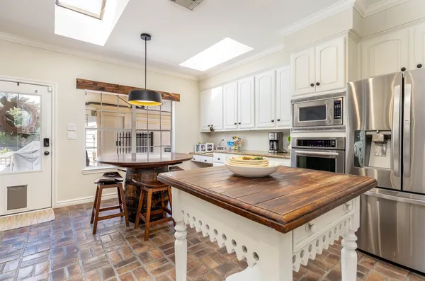 $545,000 | 4007 Cinnamon Fern Court, Houston, TX 77059