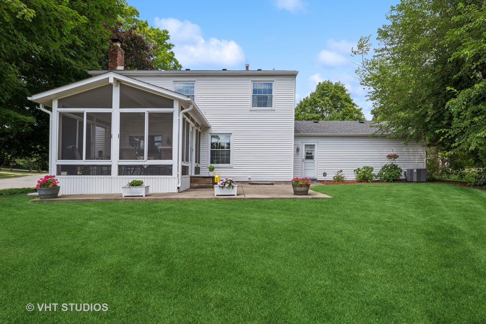 313 Ambleside Drive Roselle, IL 60172 - Photo 28 of 46 a view of a house with backyard